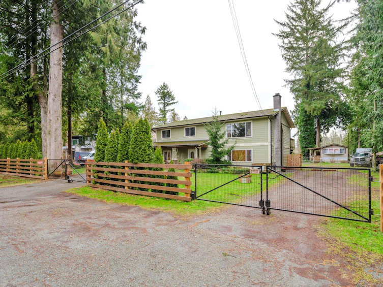 1734 196 Street, Surrey, BC, V2Z 2G4