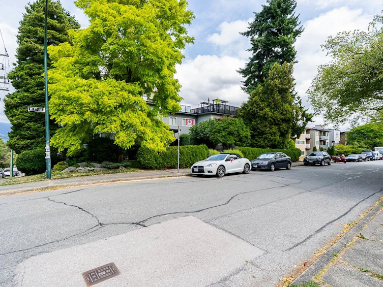 208-2493 W 1st Avenue, Vancouver, BC, V6K 1G5 - 34