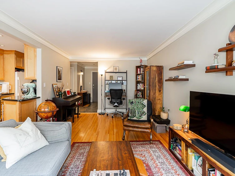 208-2493 W 1st Avenue, Vancouver, BC, V6K 1G5 - 5