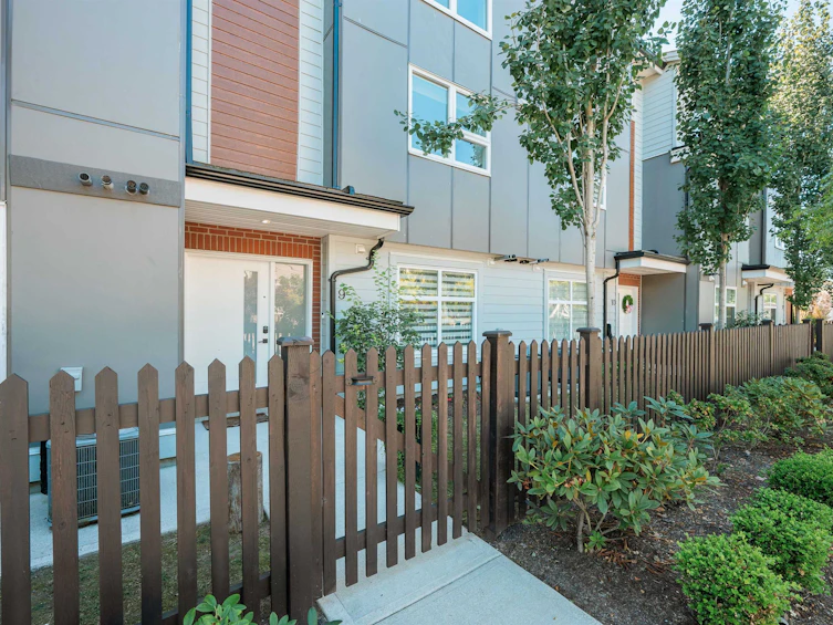 9-22334 48 Avenue, Langley, BC, V3A 3N5 - 3