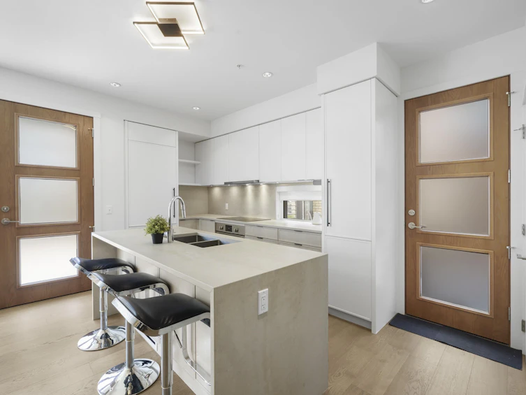 6816 Oak Street, Vancouver, BC, V6P 0K7 - 10