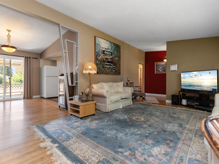 9565 Carleton Street, Chilliwack, BC, V2P 6E2 - 9