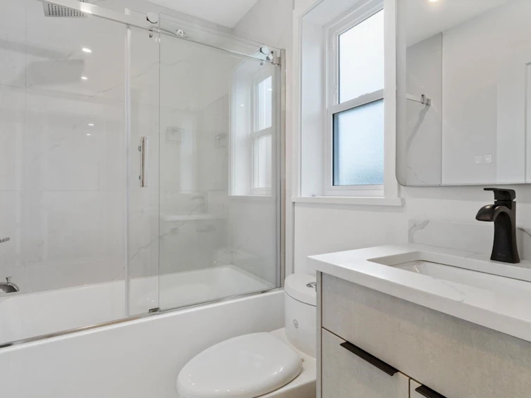 2020 E 4th Avenue, Vancouver, BC, V5N 1K4 - 9
