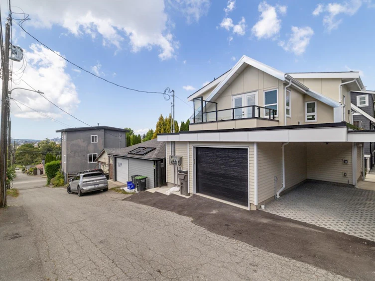 2020 E 4th Avenue, Vancouver, BC, V5N 1K4 - 3