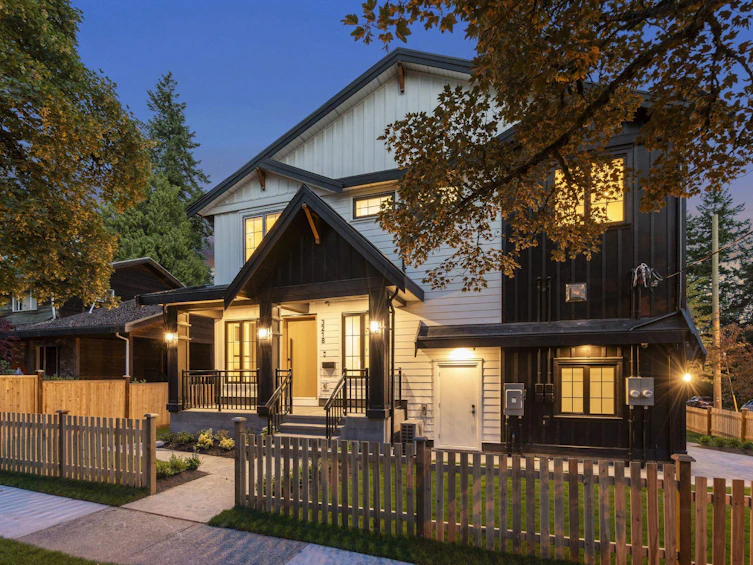 3218 W 39th, Vancouver, BC, V6N 2Z9 - 2