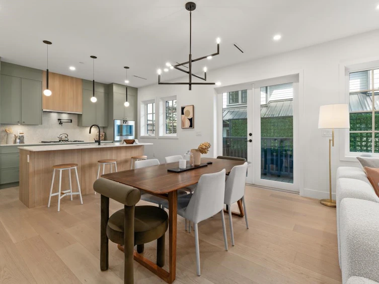 231 W 15th Avenue, Vancouver, BC, V5Y 1Y1 - 5