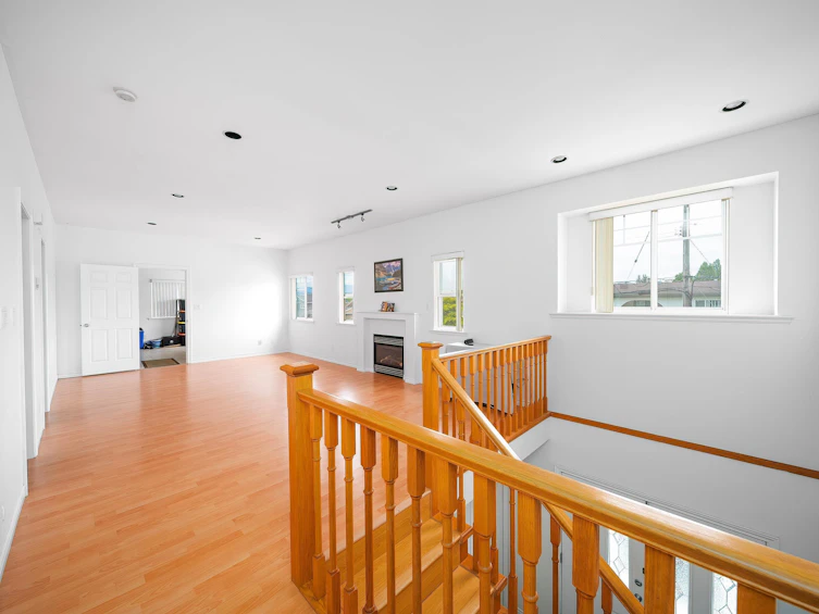 6789 Gilley Avenue, Burnaby, BC, V5H 3W8 - 5