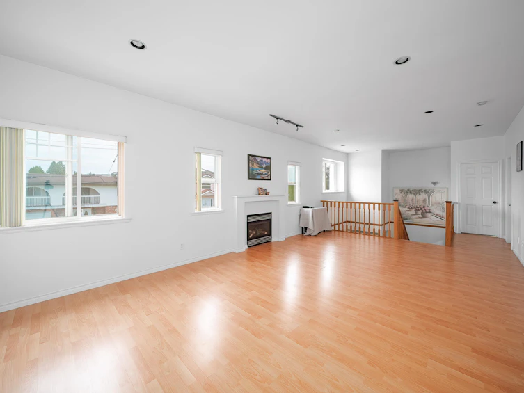 6789 Gilley Avenue, Burnaby, BC, V5H 3W8 - 6
