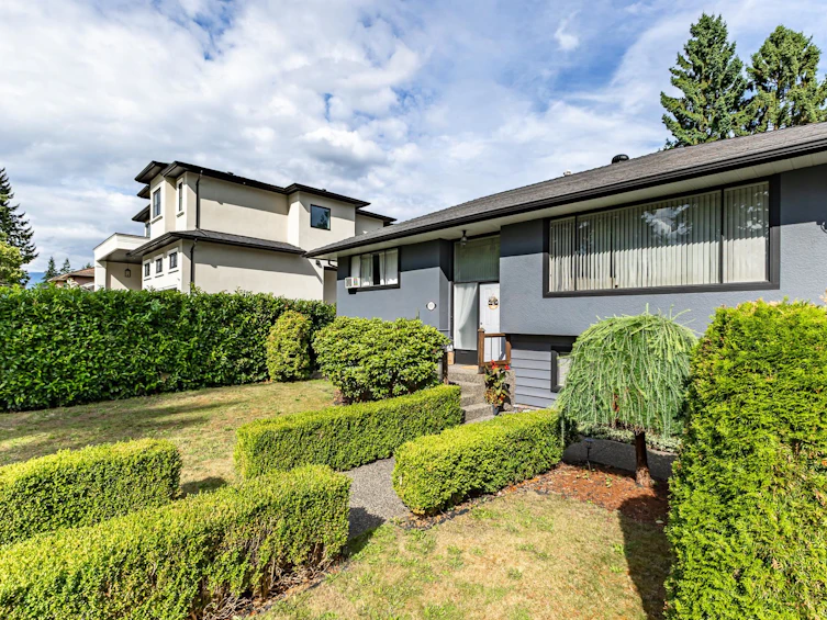 605 Laurentian Crescent, Coquitlam, BC, V3J 6H3 - 3