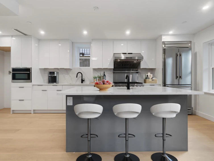 2-2022 E 4th Avenue, Vancouver, BC, V5N 1K4 - 2