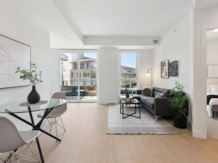 202-333 St. David's Avenue, North Vancouver, BC, V7L 3P2 - 2