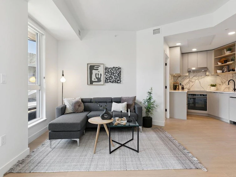 202-333 St. David's Avenue, North Vancouver, BC, V7L 3P2 - 3