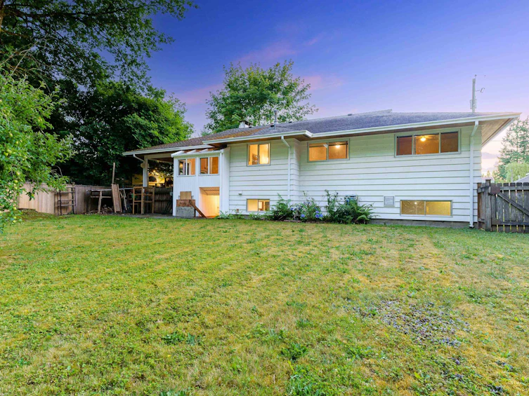 11542 Wood Street, Maple Ridge, BC, V2X 4Z9 - 2