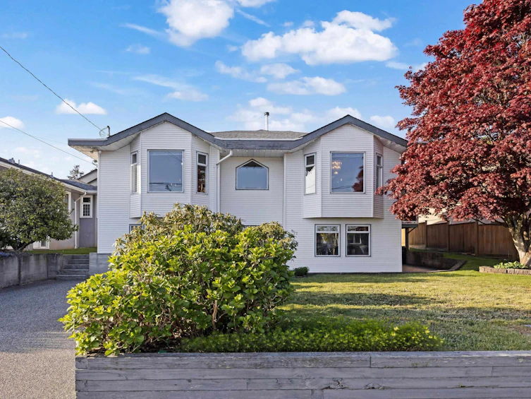957 Stewart Avenue, Coquitlam, BC, V3K 2N5 - 4