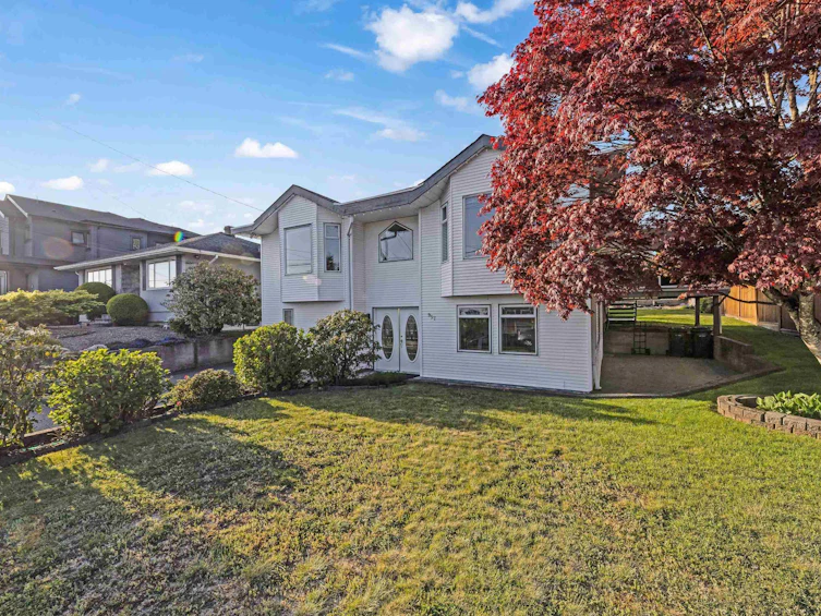 957 Stewart Avenue, Coquitlam, BC, V3K 2N5 - 6