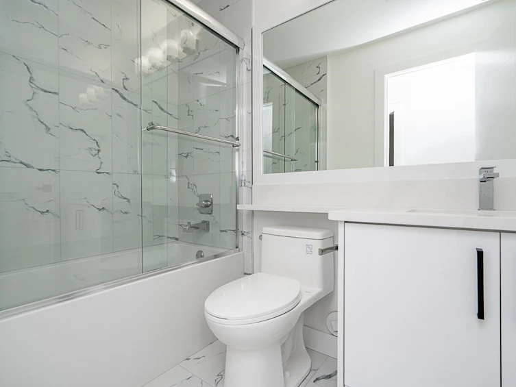 32735 Marshall Road, Abbotsford, BC, V2S 1J6 - 32
