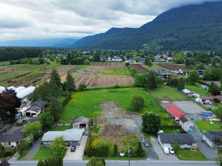 2-4524 No 3 Road, Chilliwack, BC, V2R 5E8
