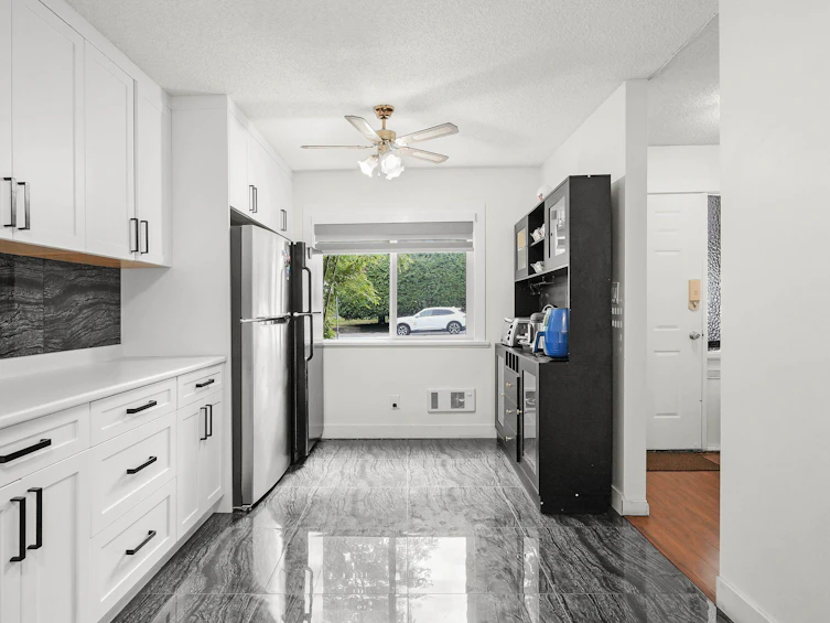 13349 70b Avenue, Surrey, BC, V3W 7Z3 - 9