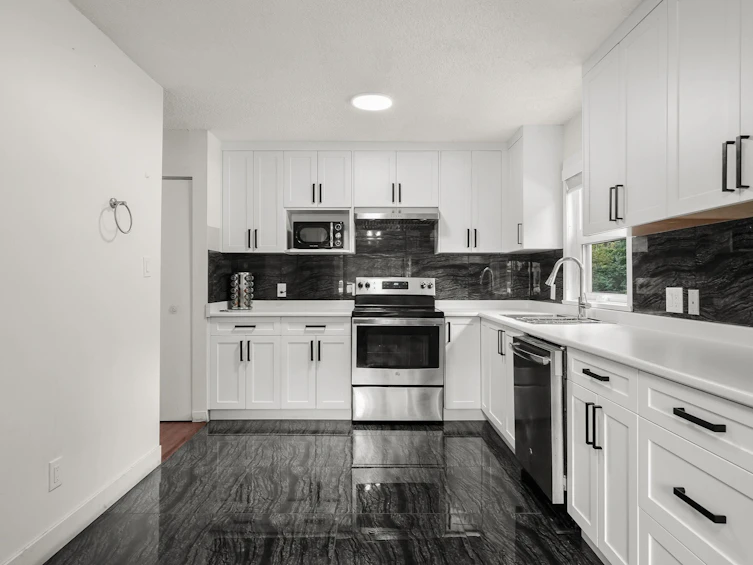 13349 70b Avenue, Surrey, BC, V3W 7Z3 - 8