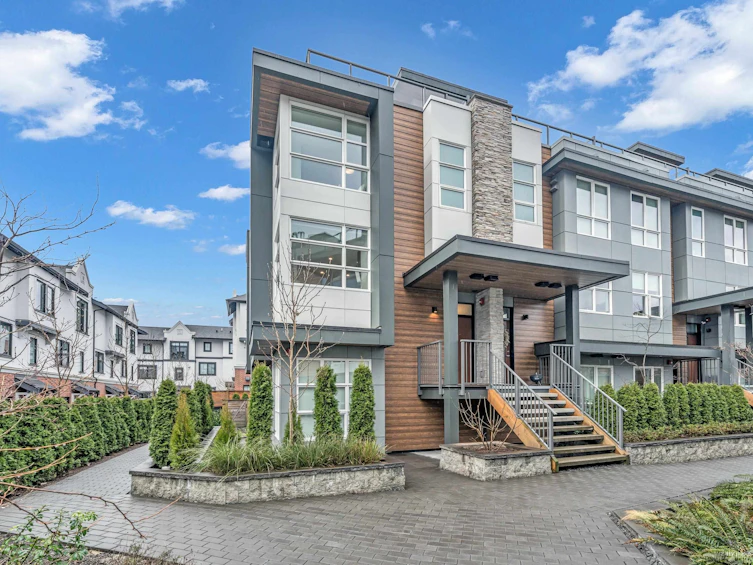227-2060 Curling Road, North Vancouver, BC, V7P 0E1