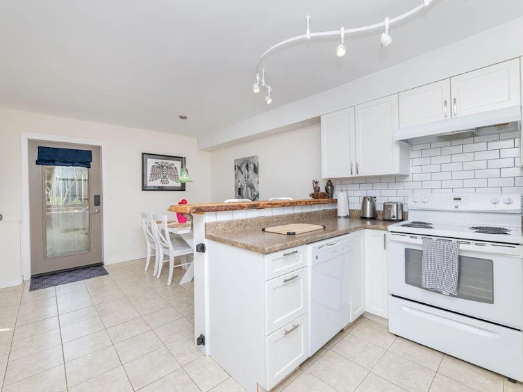 6391 Oracle Road, Sechelt, BC, V7Z 0R8 - 31