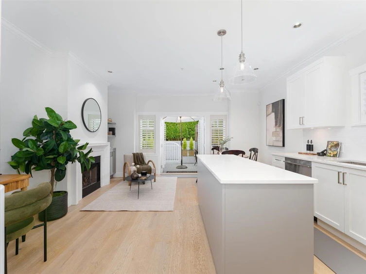 4448 W 8th Avenue, Vancouver, BC, V6R 2C9 - 12