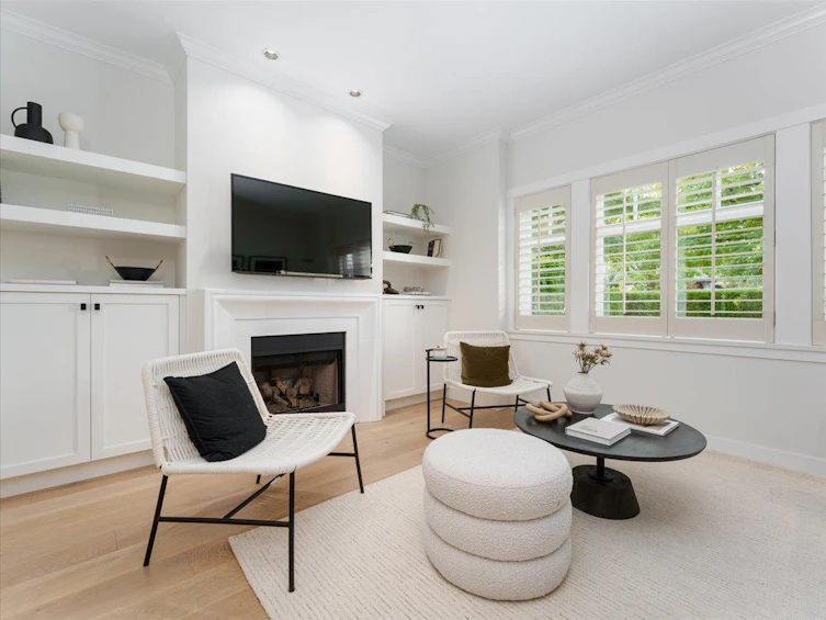 4448 W 8th Avenue, Vancouver, BC, V6R 2C9 - 4
