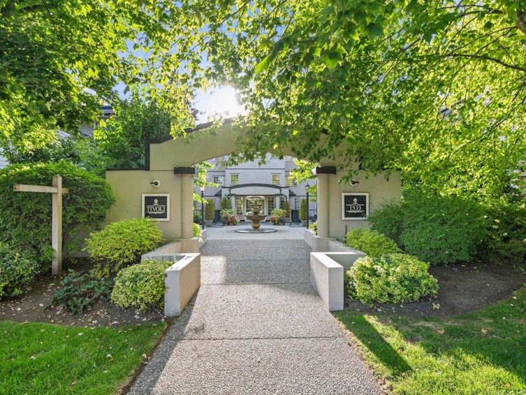 301-1533 Best Street, Surrey, BC, V4B 4E9 - 3