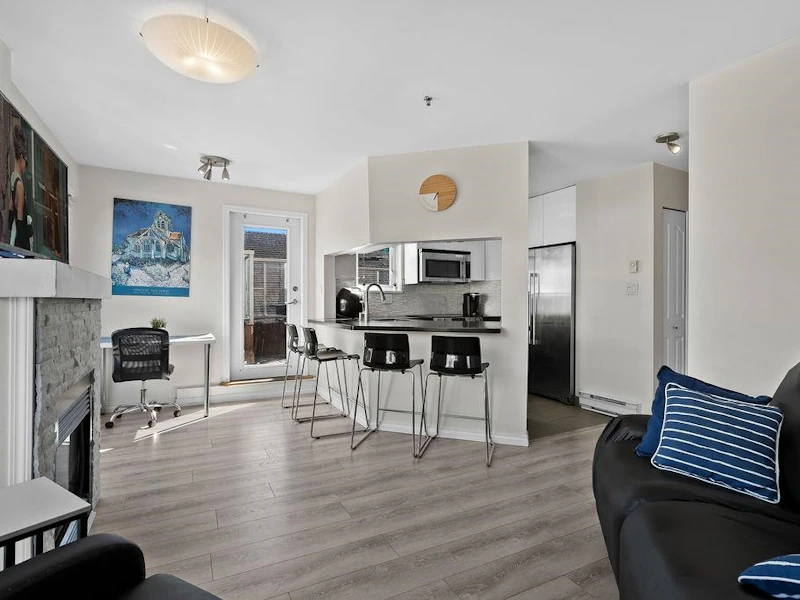 208 - 2025 Stephens Street, Vancouver BC V6K 3W2