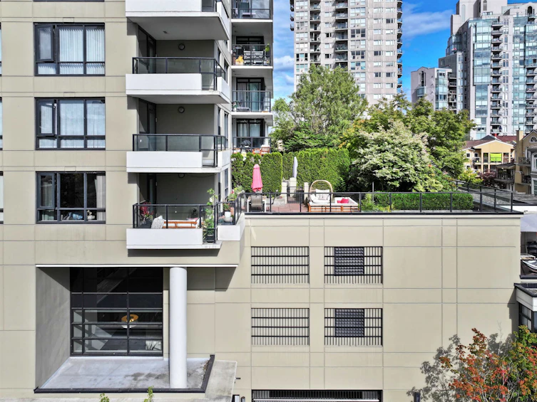 405-1 Renaissance Square, New Westminster, BC, V3M 0B6 - 27