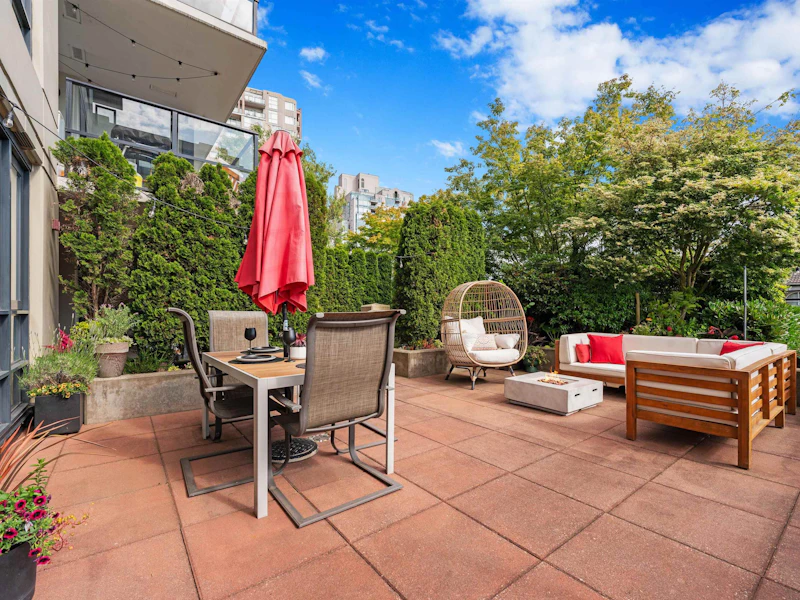 405 - 1 Renaissance Square, New Westminster BC V3M 0B6