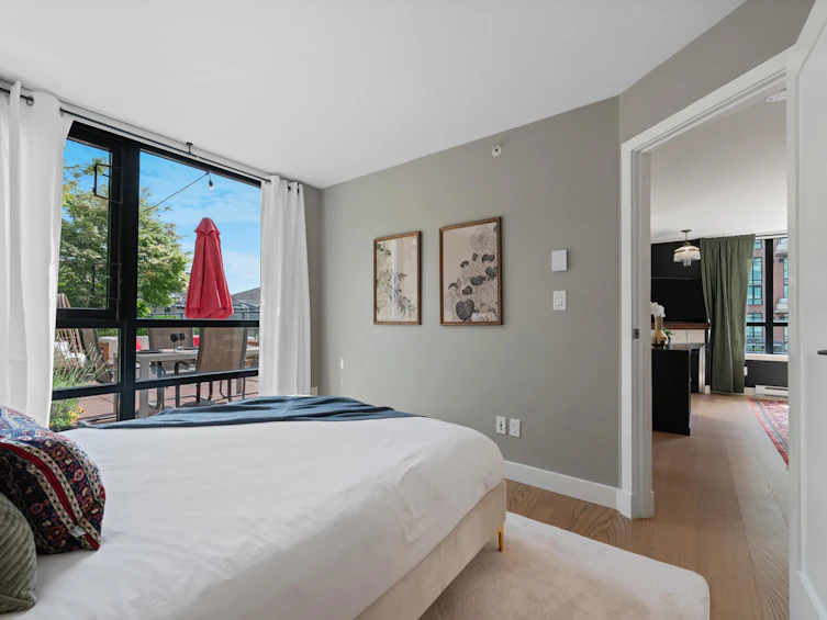405-1 Renaissance Square, New Westminster, BC, V3M 0B6 - 17