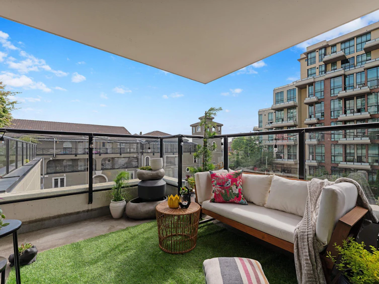 405-1 Renaissance Square, New Westminster, BC, V3M 0B6 - 2