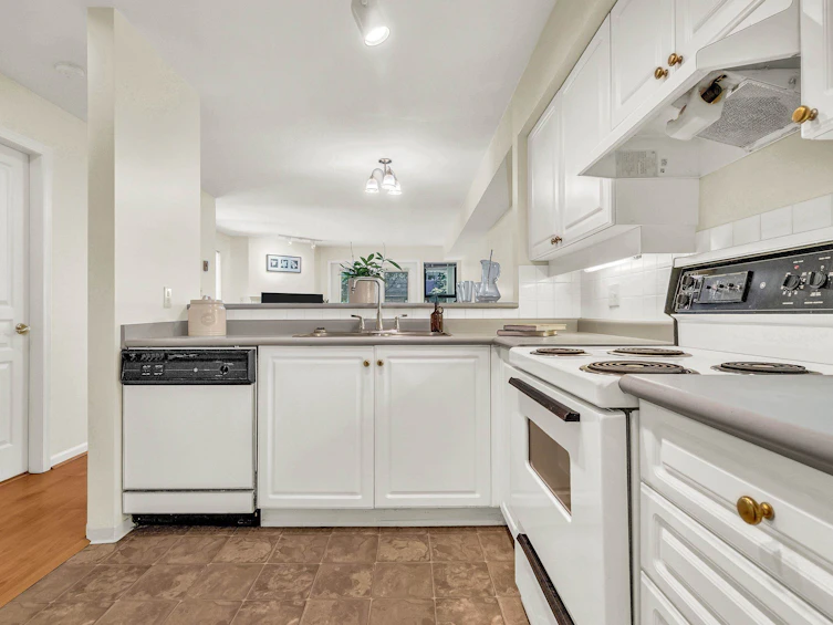 201B-7025 Stride Avenue, Burnaby, BC, V3N 4Y2 - 13