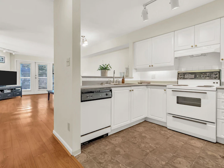 201B-7025 Stride Avenue, Burnaby, BC, V3N 4Y2 - 12
