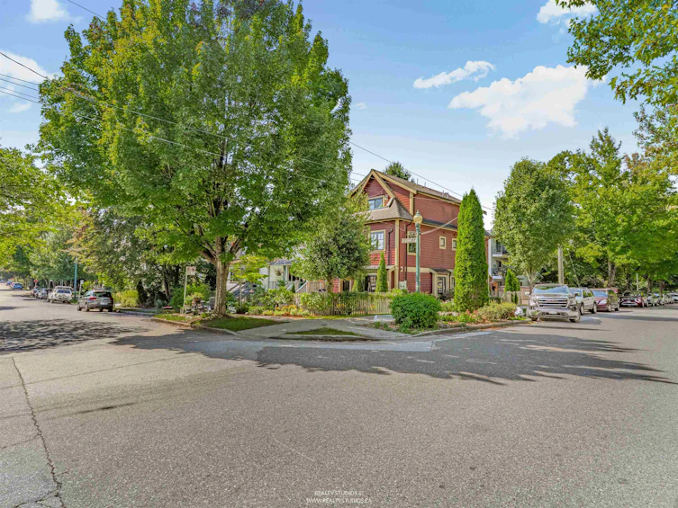 3103 St. George Street, Vancouver, BC, V5T 3R9 - 34