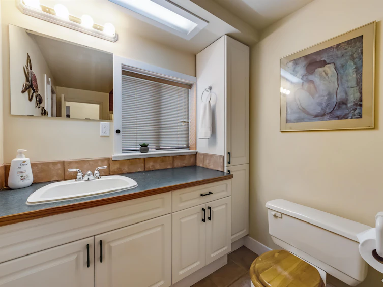 4585 Raeburn Street, North Vancouver, BC, V7G 1K3 - 18
