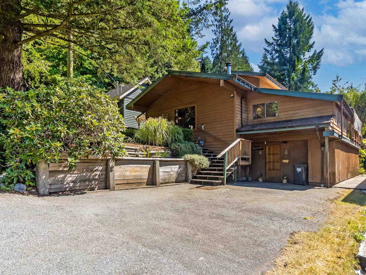 4585 Raeburn Street, North Vancouver, BC, V7G 1K3 - 33