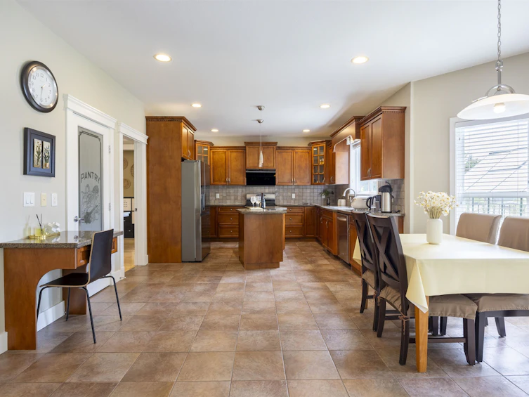 1226 Liverpool Street, Coquitlam, BC, V3B 8E7 - 12