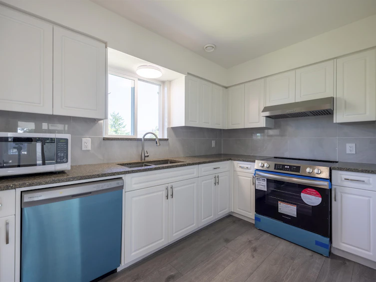 8684 12th Avenue, Burnaby, BC, V3N 2L9 - 21