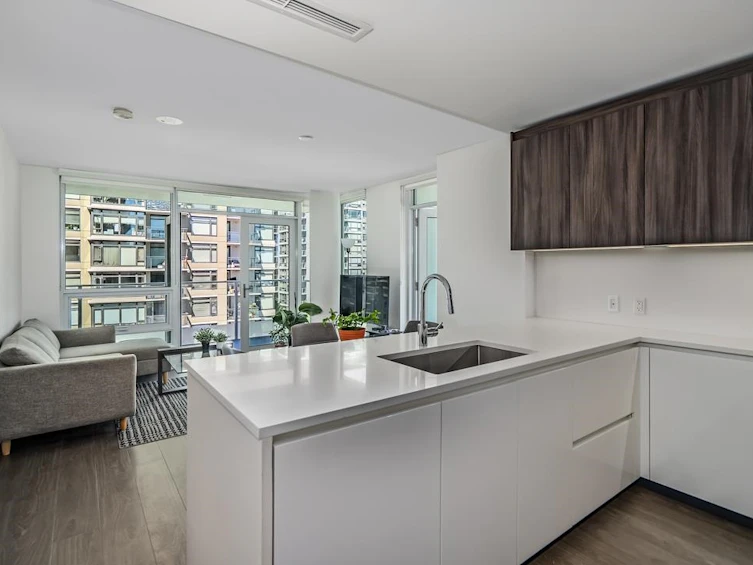 819-6328 No. 3 Road, Richmond, BC, V6Y 0L6 - 12