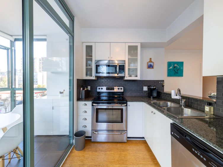 404-1238 Burrard Street, Vancouver, BC, V6Z 3E1 - 16