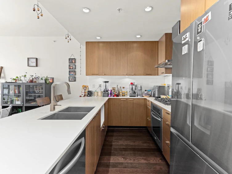 PH907-221 Union Street, Vancouver, BC, V6A 0B4 - 9