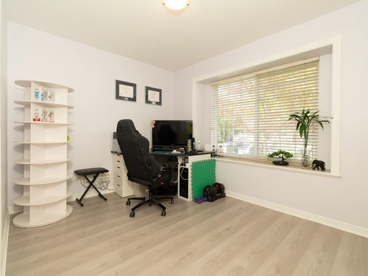 952 E 31st Avenue, Vancouver, BC, V5V 2X4 - 10