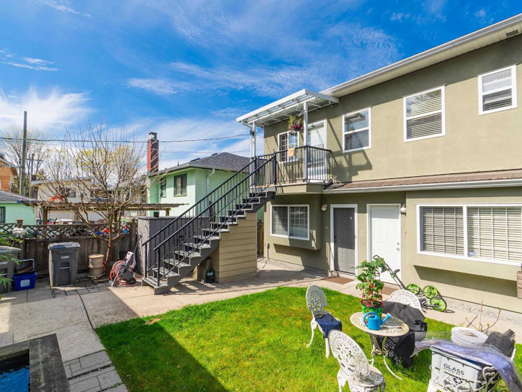 952 E 31st Avenue, Vancouver, BC, V5V 2X4 - 4