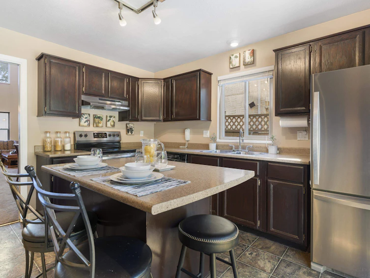 9409 Kingsley Crescent, Richmond, BC, V7A 4V6 - 11
