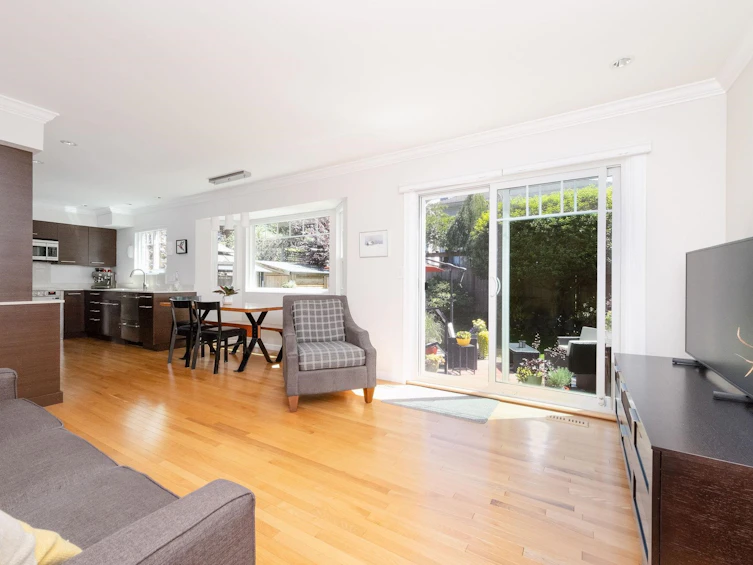 1504 Jubilee Court, North Vancouver, BC, V7G 2H7 - 11