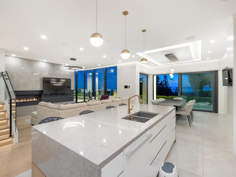 392 Ventura Crescent, North Vancouver, BC, V7N 3G6 - 8