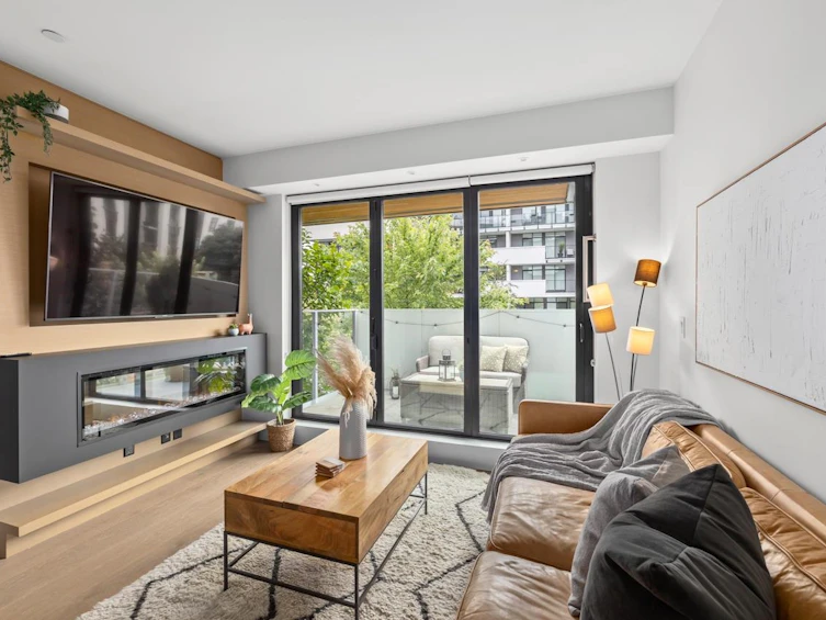 205-5089 Quebec Street, Vancouver, BC, V5W 0E5 - 2