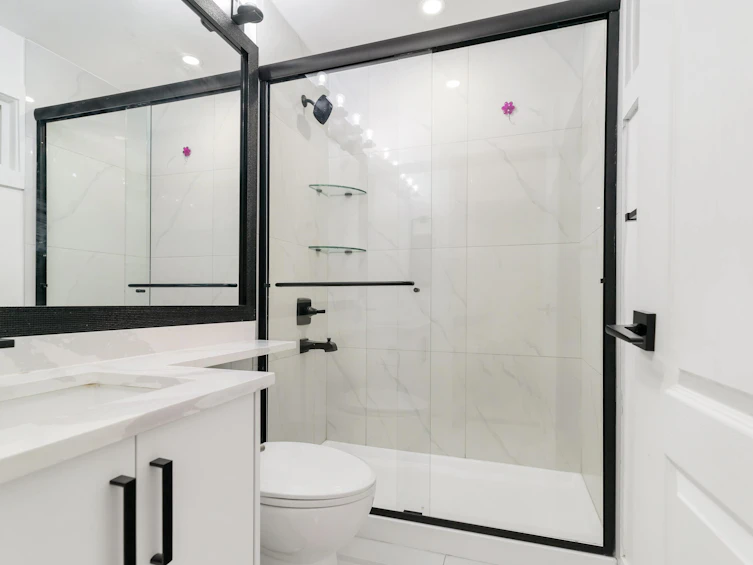 13975 80b Avenue, Surrey, BC, V3W 6P7 - 13